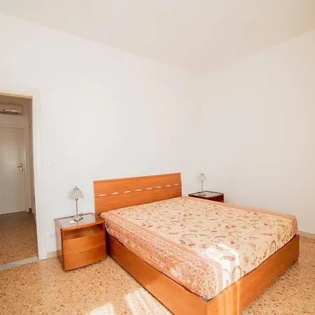 Anice, App. Lido Di Private Parking *